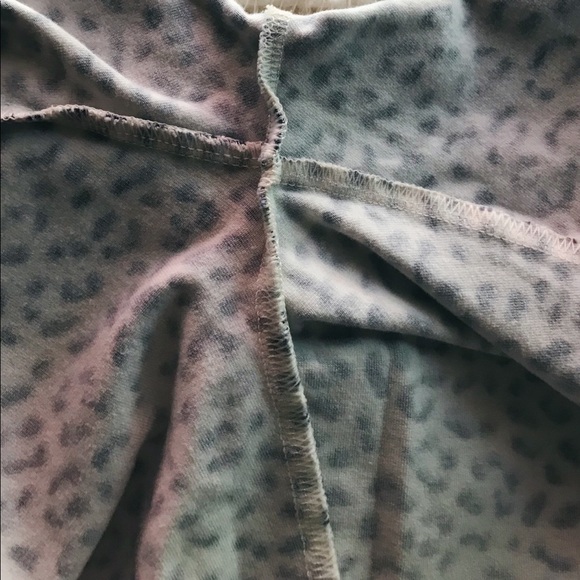 VS Everyday Leopard Print Leggings Tall Small - Picture 7 of 10